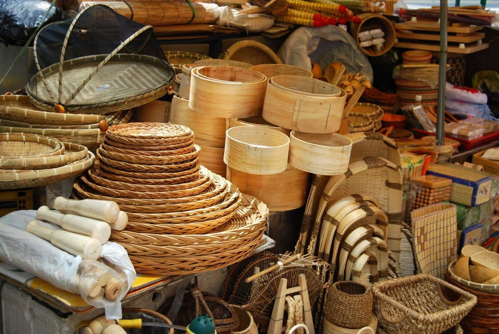 Vietnamese handicrafts are the crystallization of talent and cultural identity through each product . (Source: Freepik)